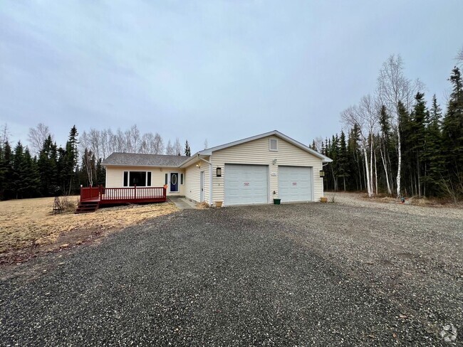 Building Photo - Charming 3-Bedroom Home / Pet Friendly / 2...