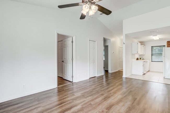 Photo - 175 E Lakemont Dr