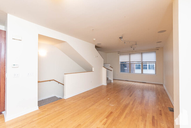 Photo - 1244 W Monroe St Condo Unit 10