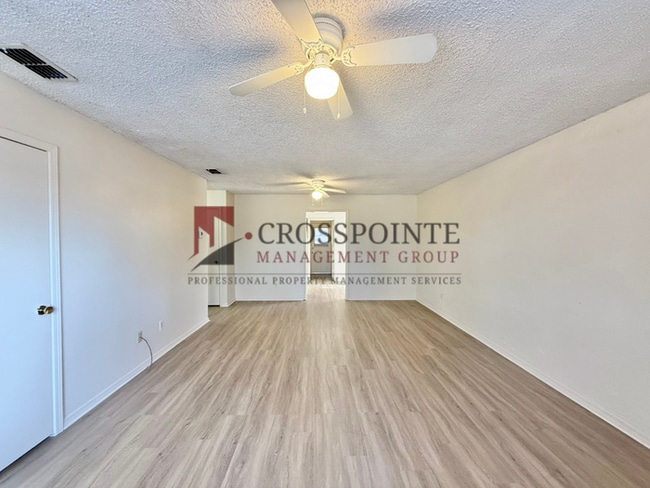 Photo - Two Bedroom, 1 Bathroom Duplex!