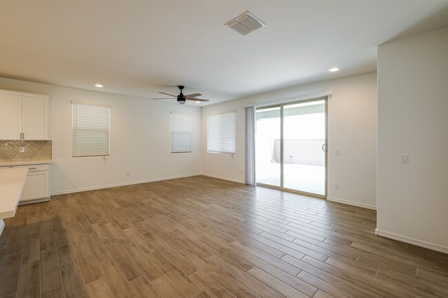 Photo - 1/2 Month Free Modern 4-Bedroom New Build in Avondale with Spacious Layout, Walk-In Closets & Res...