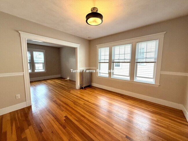 158 W Adams St Unit 2