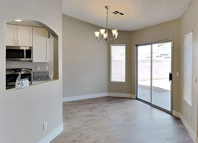 Photo - 1413 Braided Mane Cir