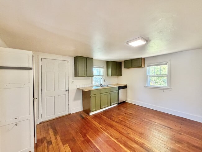 Photo - 1838 Spohn Ave