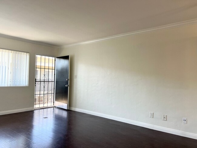 Photo - Bright 2 bed 1 bath in Pacific Beach Unidad 2212 1/2
