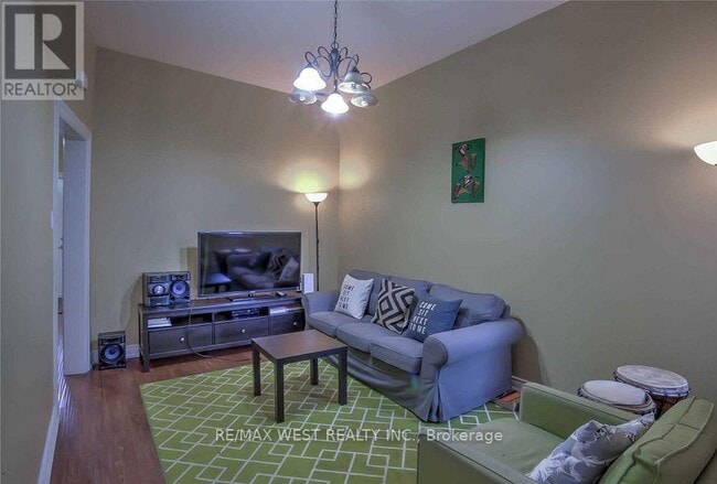 Photo - 472 Symington Ave