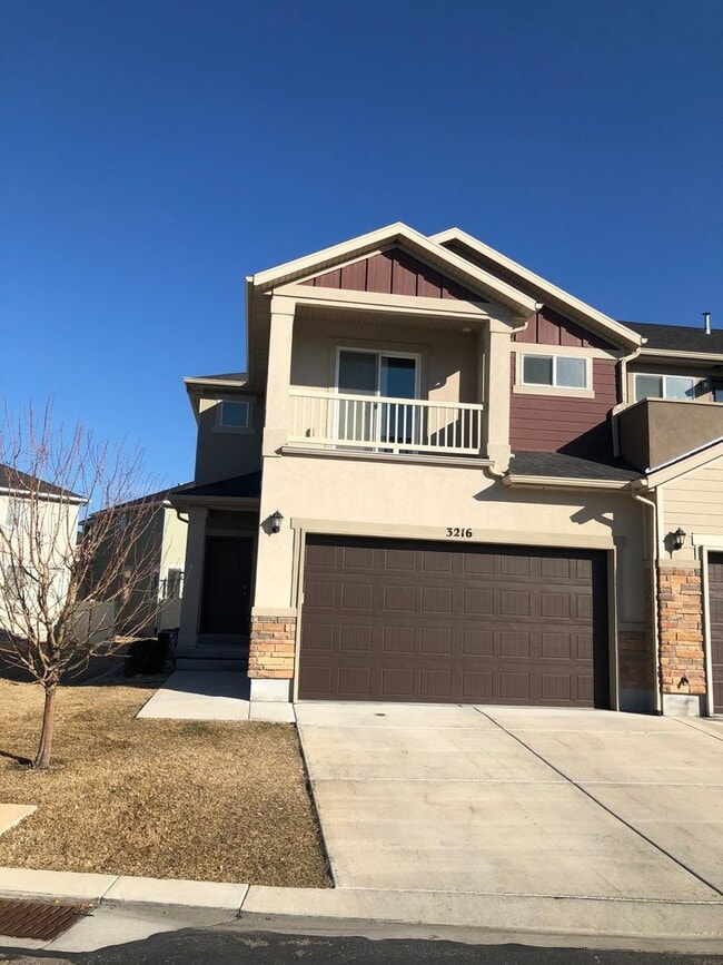 Building Photo - Gorgeous Lehi Townhome