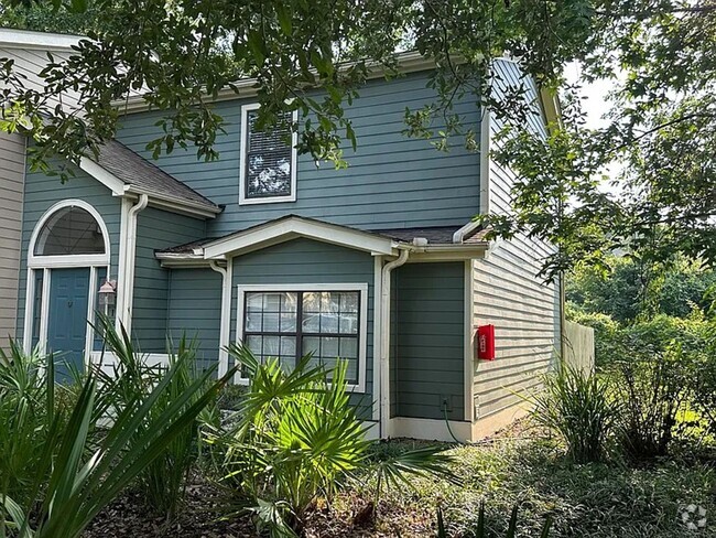 Building Photo - Two Bedroom Townhome in Montclair