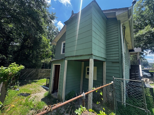 Building Photo - Room in Duplex on Bolton Rd NW