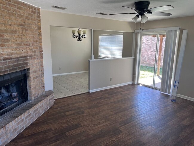 Photo - 2714 Allen Forest Dr