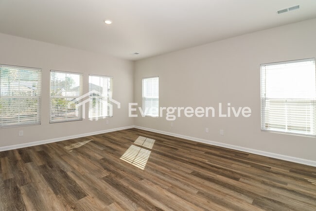 Photo - 234 Bircholt Grv