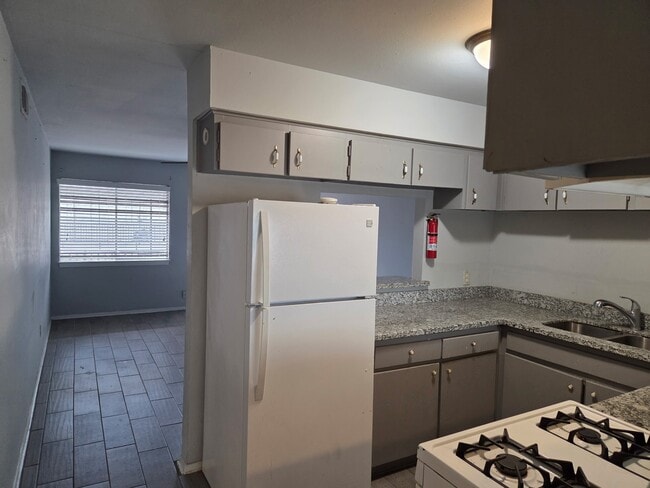 Photo - 306 North St Unit 14