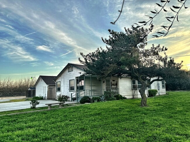 Photo - 14733 Jackson Ave