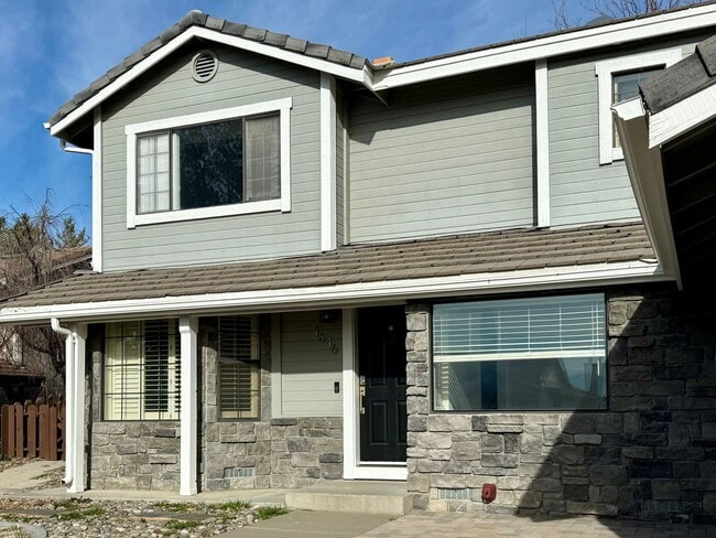 Building Photo - Room to Live, Space to Entertain, and Views You’ll Never Get Tired Of