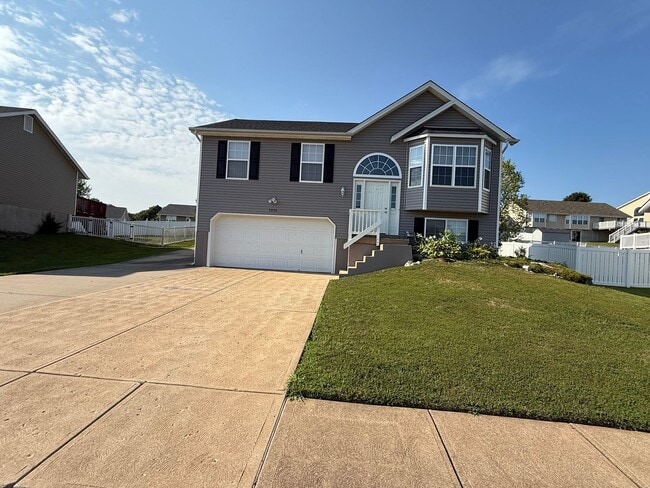 Building Photo - Great Rental Opportunity in Fox C-6 School...