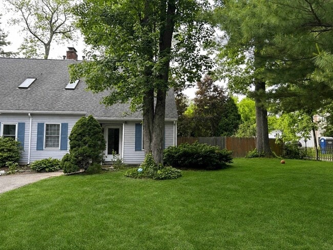 Building Photo - 25 Westview Rd