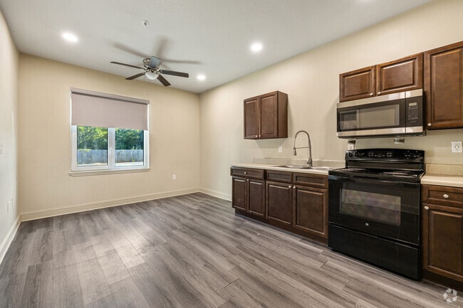 2BR, 1BA - 714SF - Kitchen - Platform Bainbridge