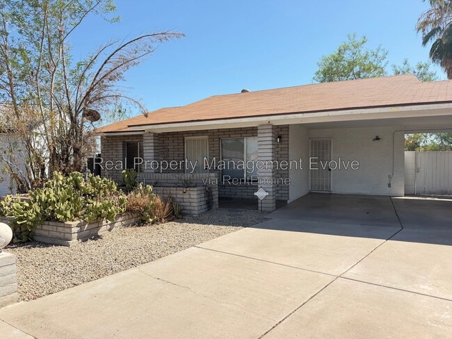 Building Photo - 513 E Wickieup Ln