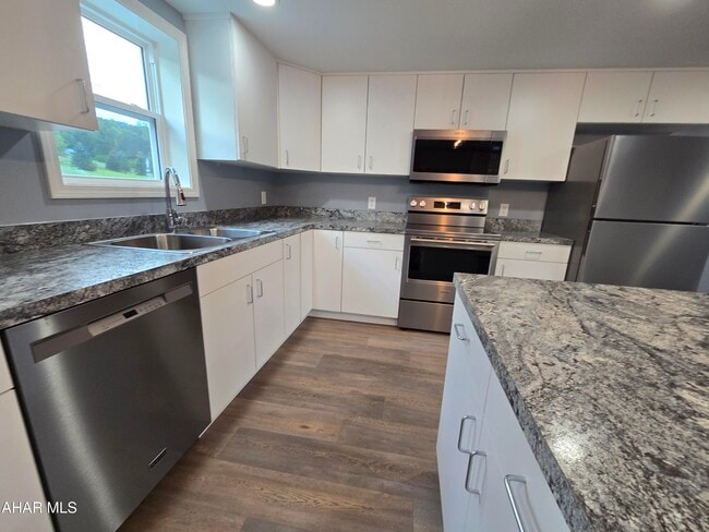 Photo - 1654 Quaker Valley Rd