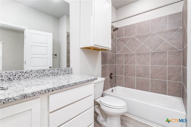 Photo - 404 Trefger St