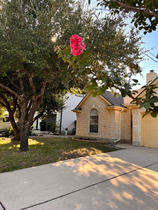 Building Photo - 8106 Hawick Dr Rental