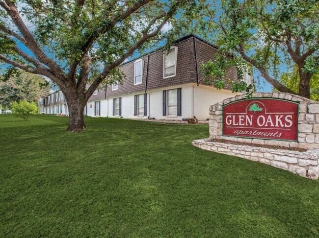 Photo - Glen Oaks Apartments