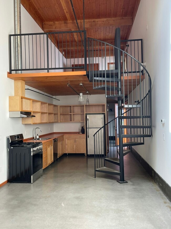 Photo - 8777 N Lombard St Unit 8749 Loft 4