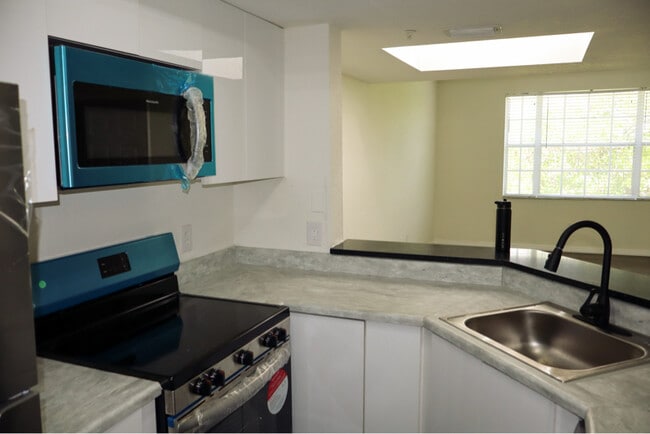 Photo - 711 SW 148th Ave