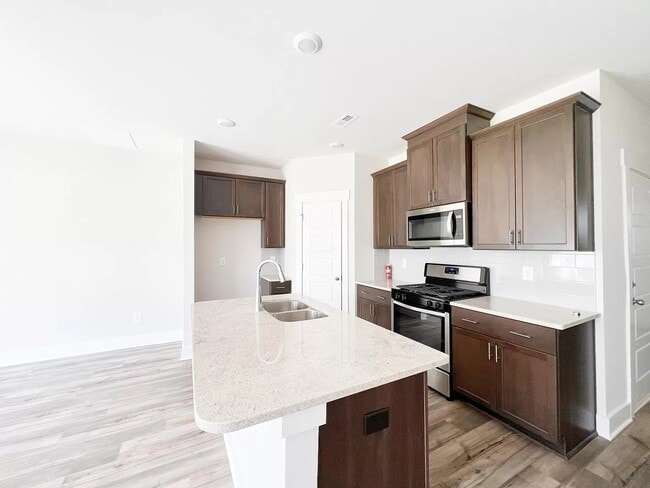 4 Beachley Pl