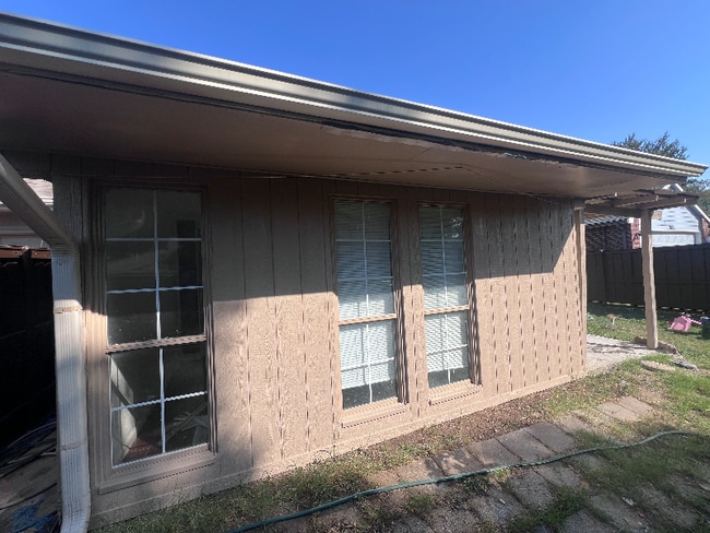 Photo - 2066 Vista Dr