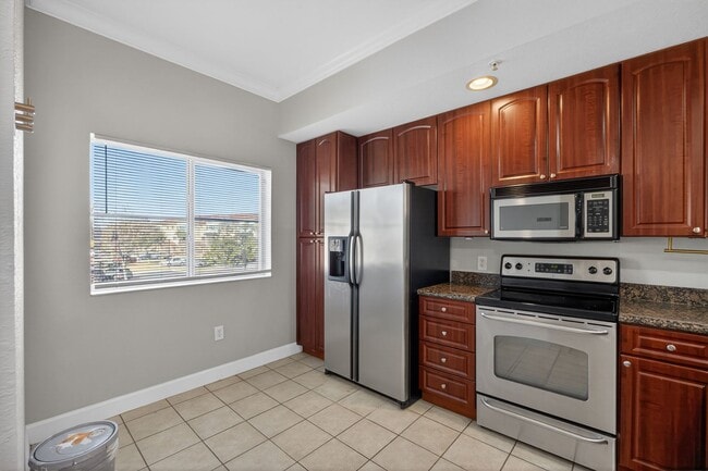 Photo - Condo For Rent In Il Villagio