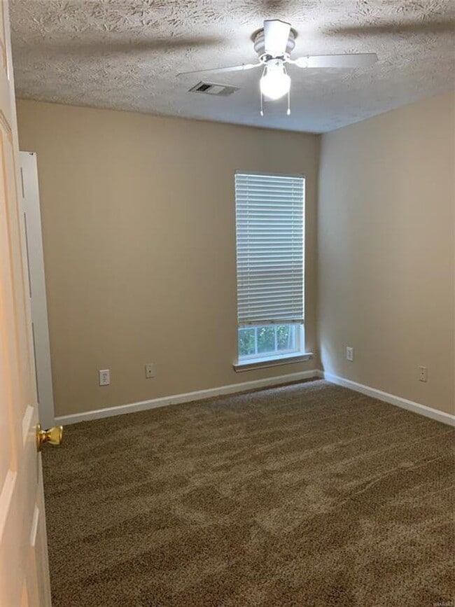 131 Live Oaks Dr
