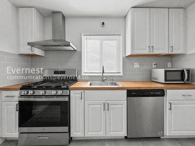 Photo - 1561 S Zuni St