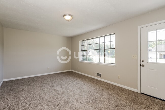 Photo - Fantastic 3bd/2ba home! Let yourself in!