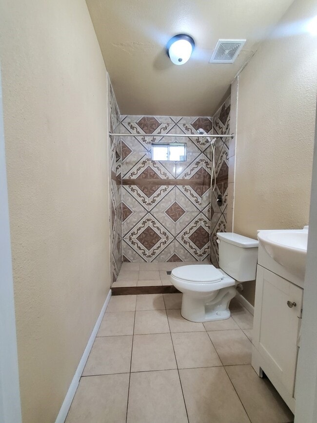 Photo - 512 Avenue A