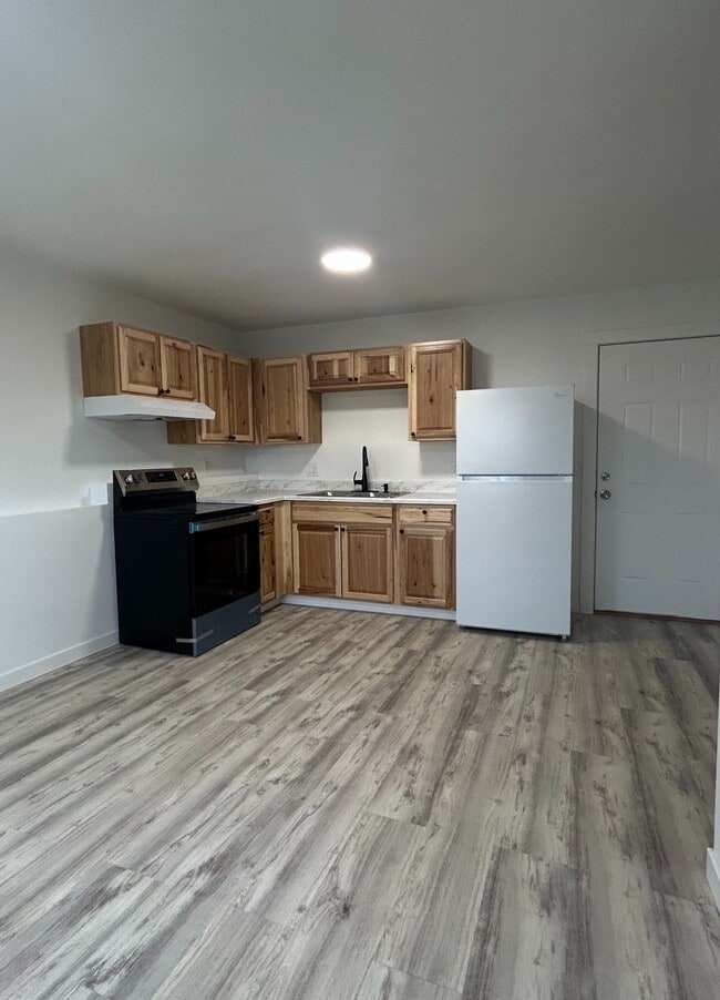 Building Photo - 1710 Muldoon Cir Unit 2