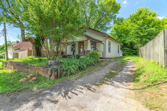 Photo - 1811 Fleming St