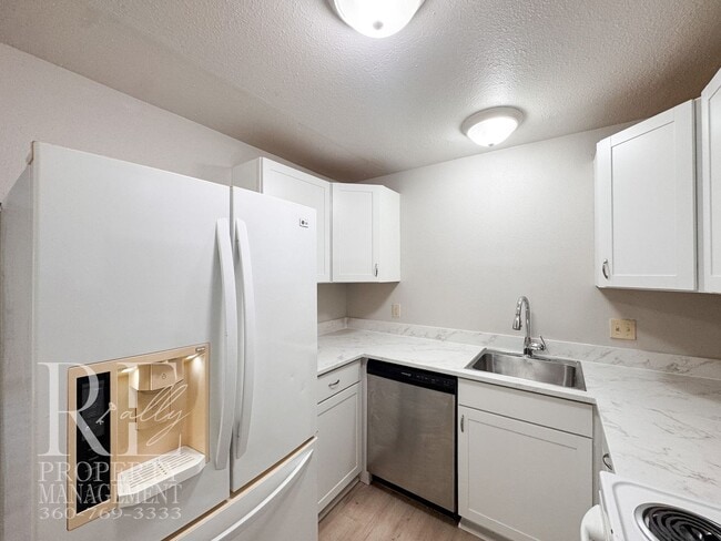 Photo - Refreshed 3-Bed Hefner Home with Private Lawn & Covered Parking