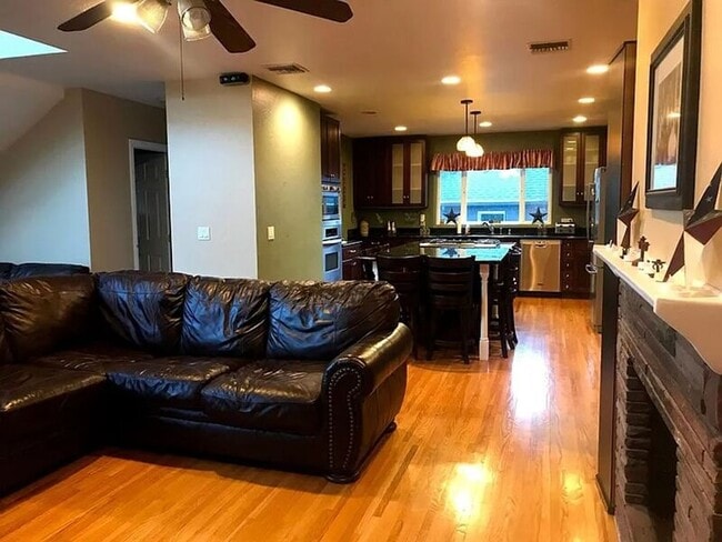 Photo - 2274 Luana Ln