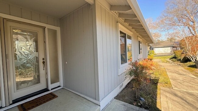 Photo - Gorgeous 2BD/2BA, Single-Story TH in Crow Canyon Country Club, Danville- Available NOW!
