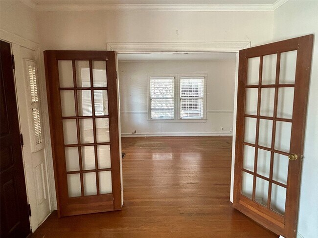 Photo - 2038 Lexington St