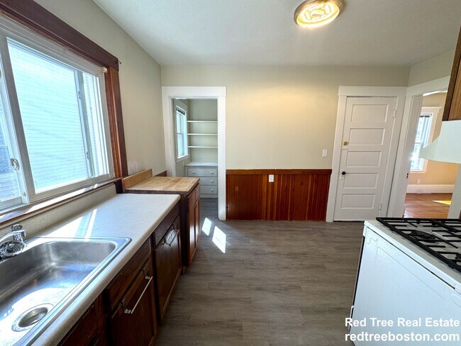 Photo - 20 Hunnewell Ave Unidad 1