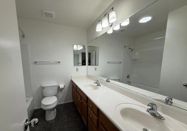 Photo - 1410 E Verlea Dr