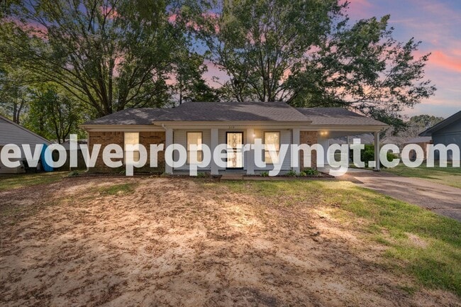 Charming Collierville home in PRIME location! - Charming Collierville home in PRIME location!