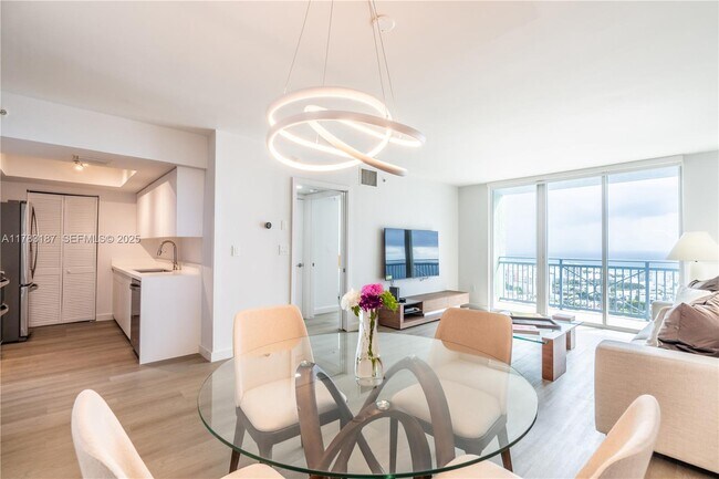 Building Photo - 90 Alton Rd Unit 2807