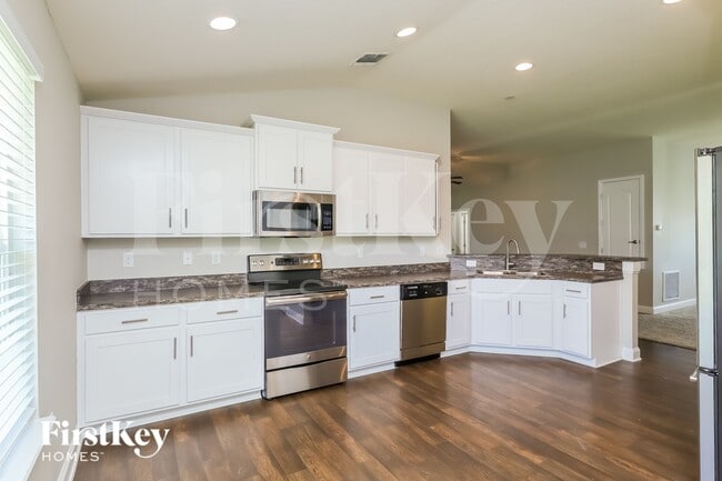 Photo - 78109 Saddle Rock Rd