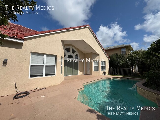 2521 Roat Dr