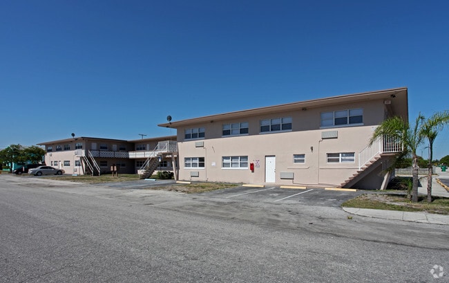 The Palms Apartments - The Palms Apartments