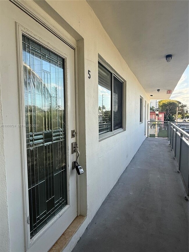 Photo - 8435 Crespi Blvd Unit 5