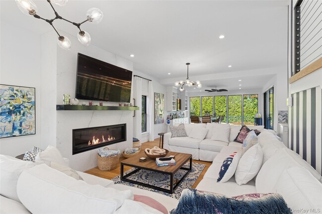 Photo - 9 Debras Way